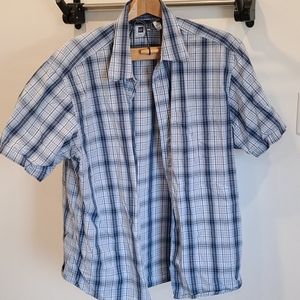 Short sleeve button down